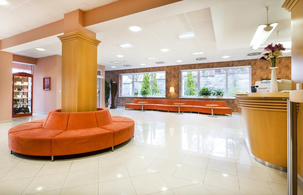 Hotel Akademie Chocerady ภายนอก รูปภาพ