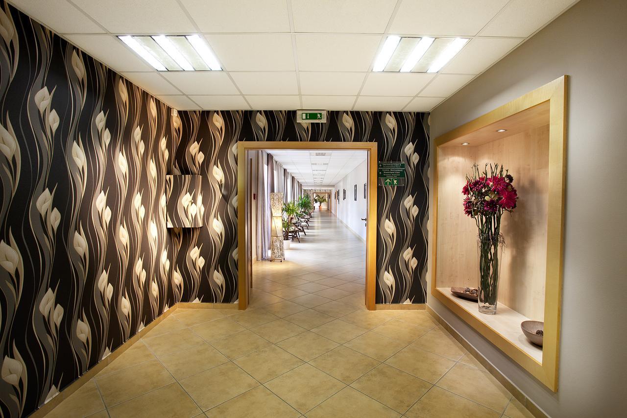 Hotel Akademie Chocerady ภายนอก รูปภาพ