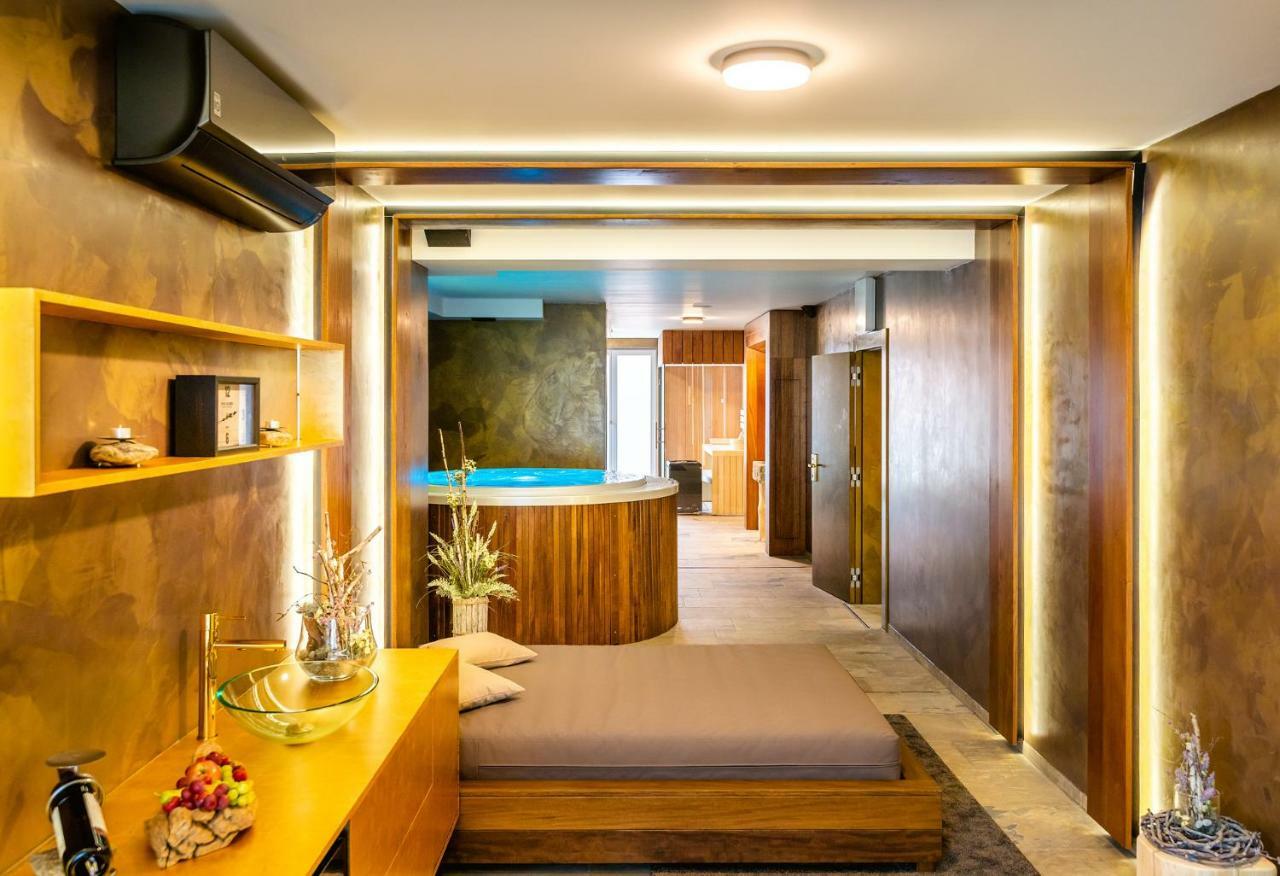 Hotel Akademie Chocerady ภายนอก รูปภาพ
