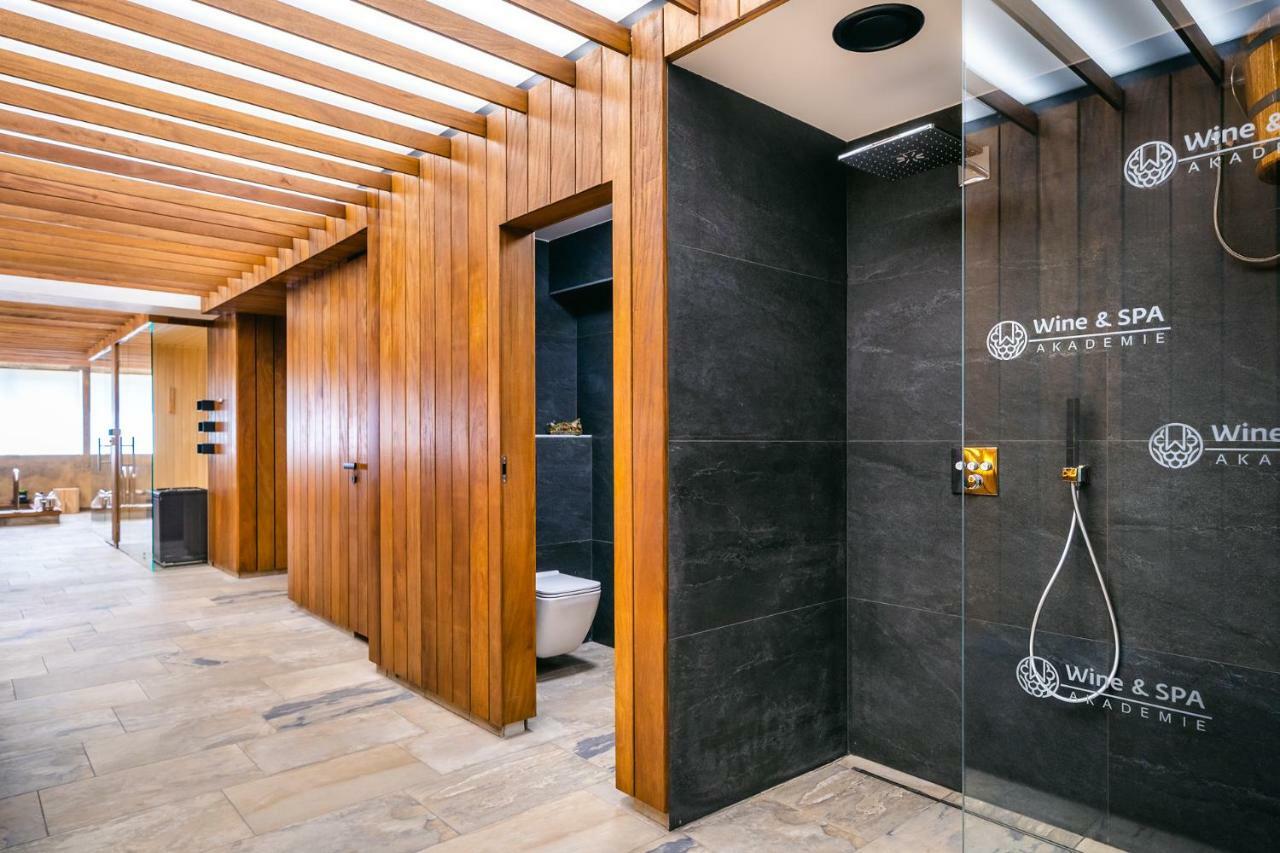 Hotel Akademie Chocerady ภายนอก รูปภาพ