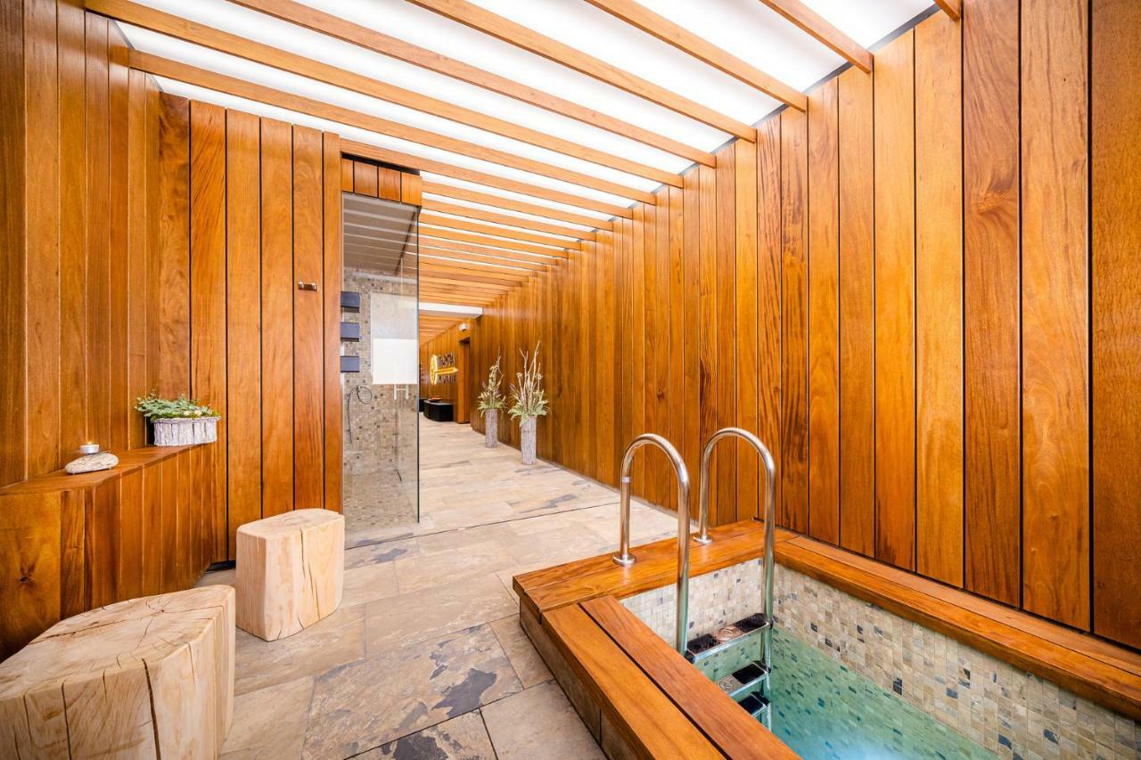 Hotel Akademie Chocerady ภายนอก รูปภาพ